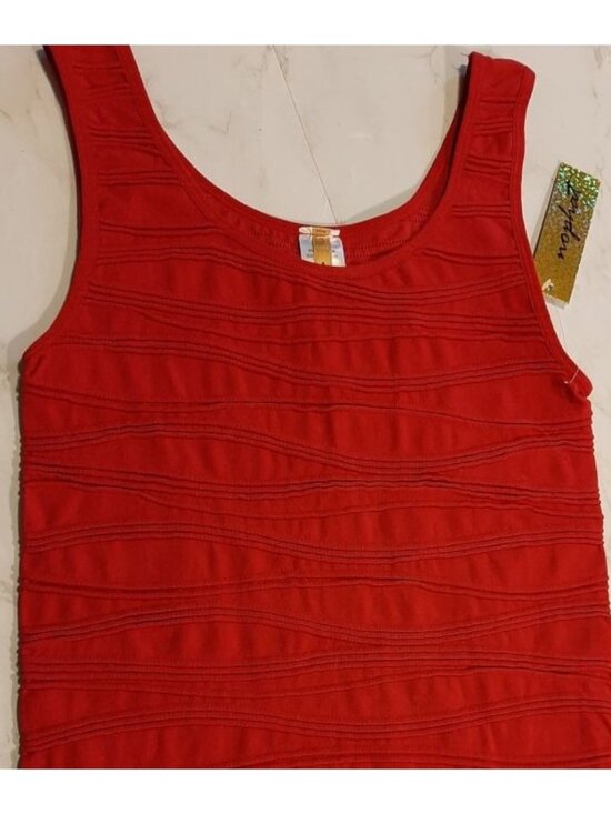 Tops - sleeveless Top~ Stretch~ Red